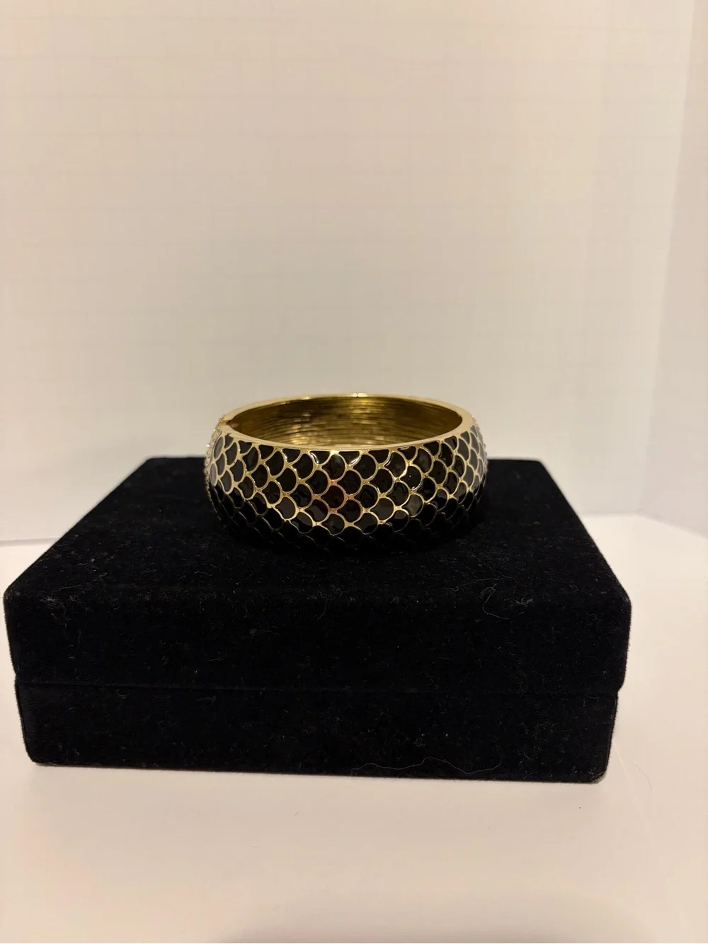 Gold Tone Black Enamel Clamper Bracelet Rhinestone Reptile Pattern Wide Cuff